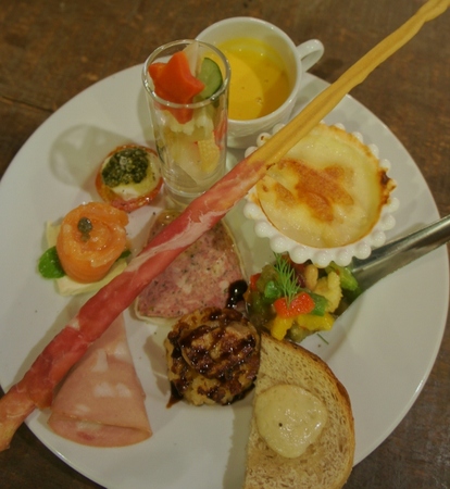 DSC02864 (589x640).jpg